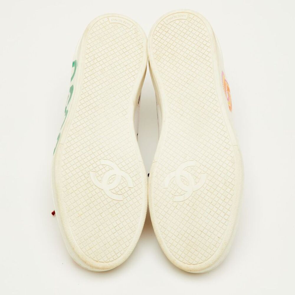 Chanel X Pharrell Cc Size 40 White Canvas Graffiti Print Low Top Sneakers - Picture 6 of 7